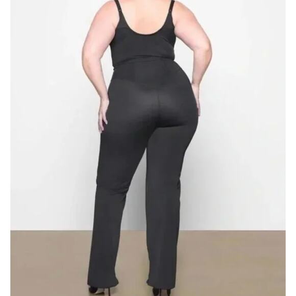 NWT SKIMS Glam Sculpt Flare Pants Black Ankle Zip Stretch Plus Size 4X - Picture 1 of 8